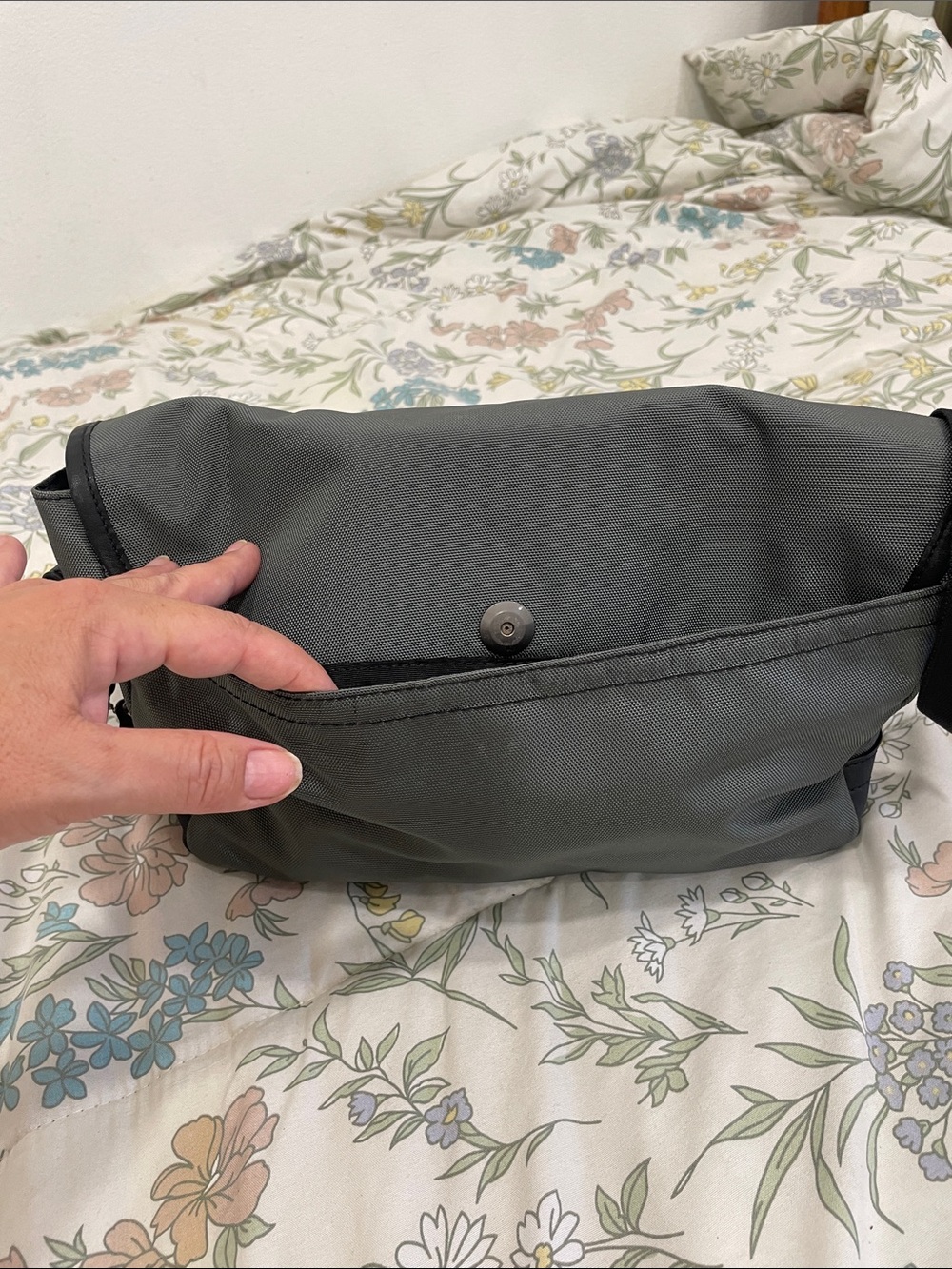 Coach Men's Gray Nylon Messenger Bag with Black Strap and Silver Buckles - Picture 4 of 10